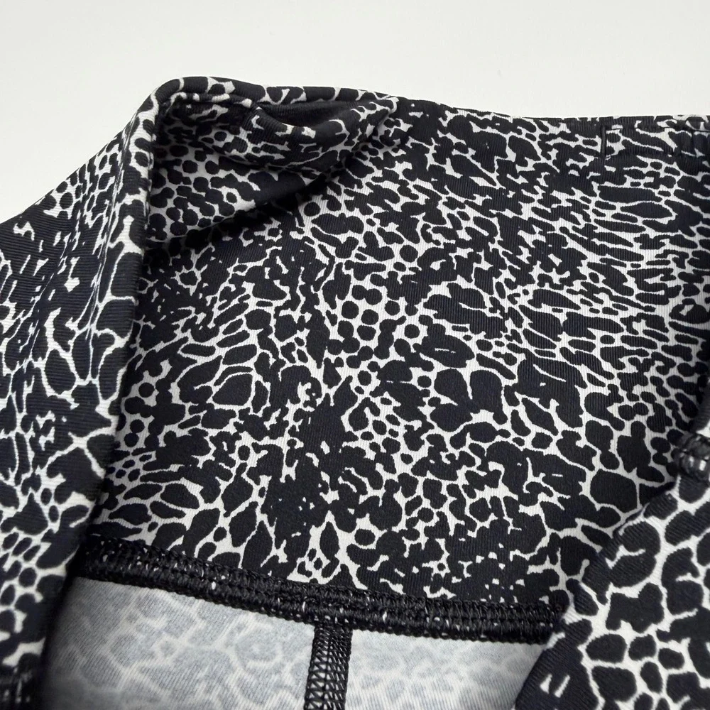LULULEMON Leggings Black White Animal Print High Rise Women's Size 4 Yoga Gym